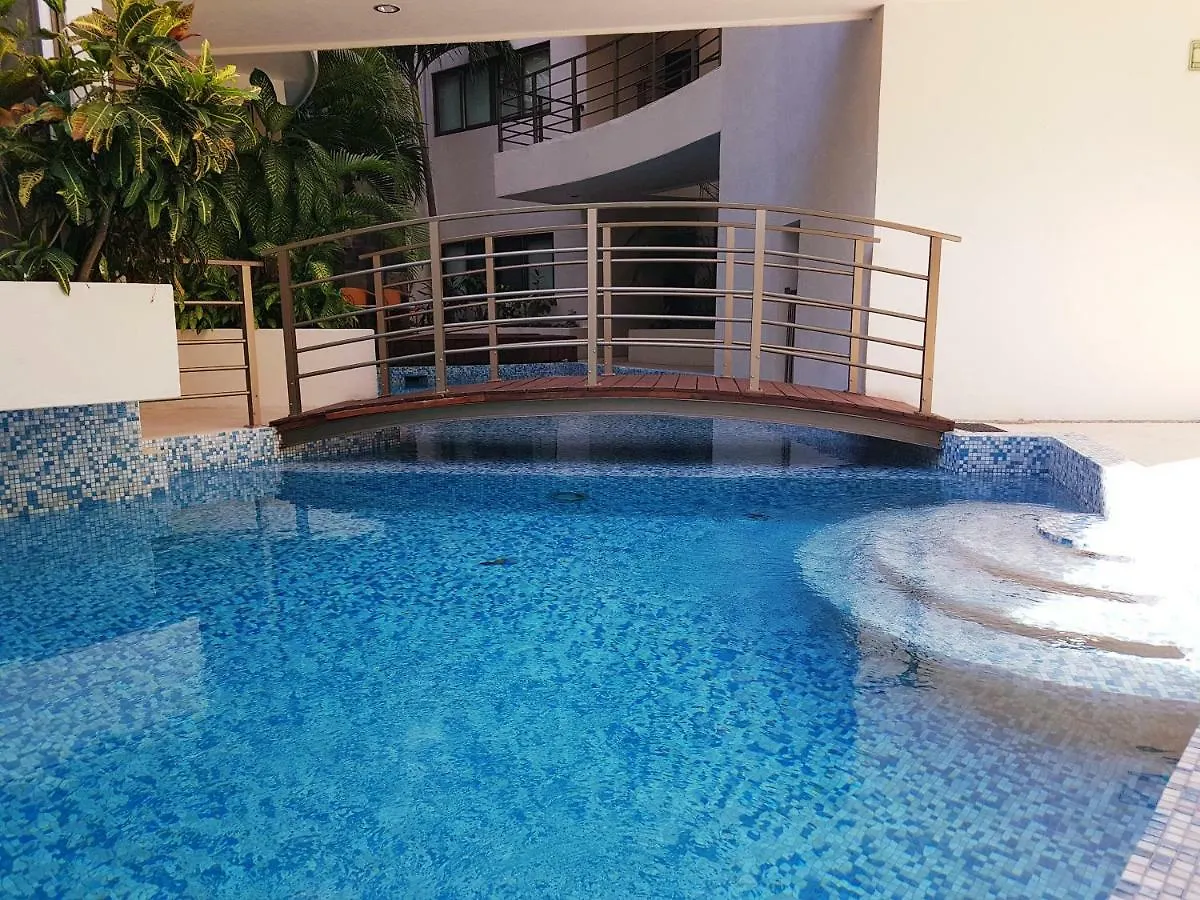 Charming 2BR condo in quiet surroundings by Happy Address Playa del Carmen Apartamento